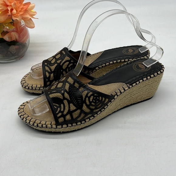 Nurture Black Leather Slip On  Slide Sandals Size 9. BSN2748D - Picture 3 of 8